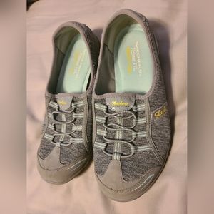 Sketchers Relaxes Fit Memory Foam Shoes